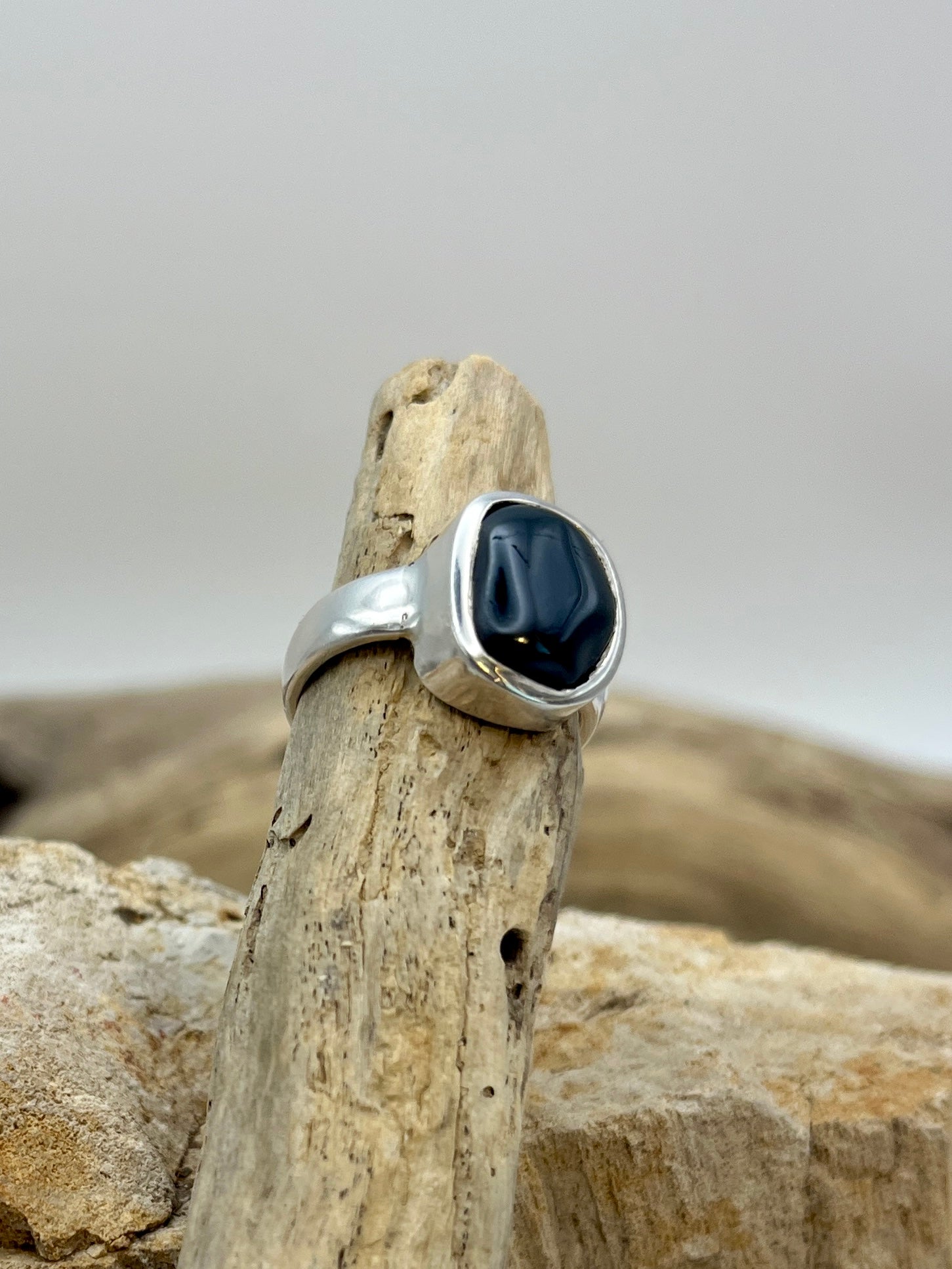 Tiger Tears Spinel Gemstone Ring