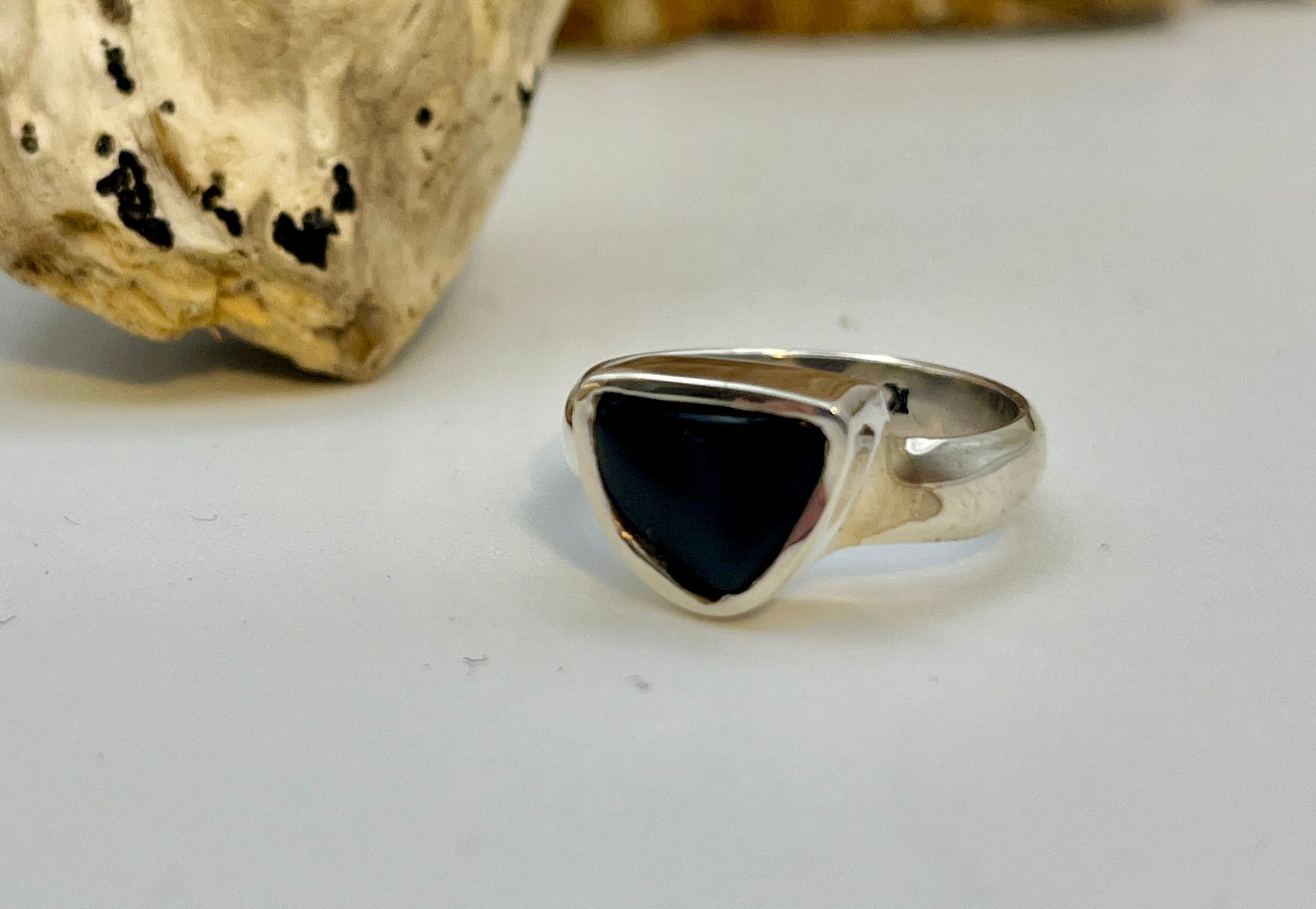 Tiger Tears Spinel Gemstone Ring