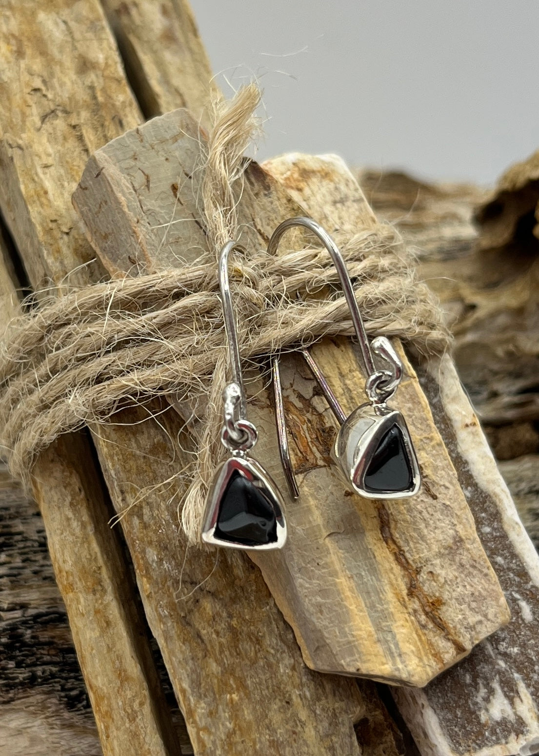 Tiger Tears Spinel      Gemstone Detached Earrings