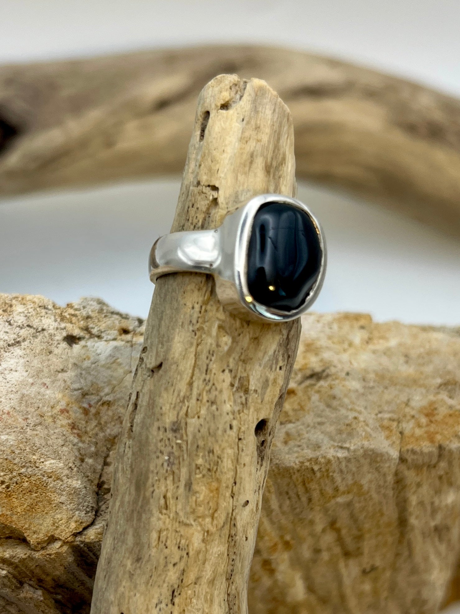 Tiger Tears Spinel Gemstone Ring