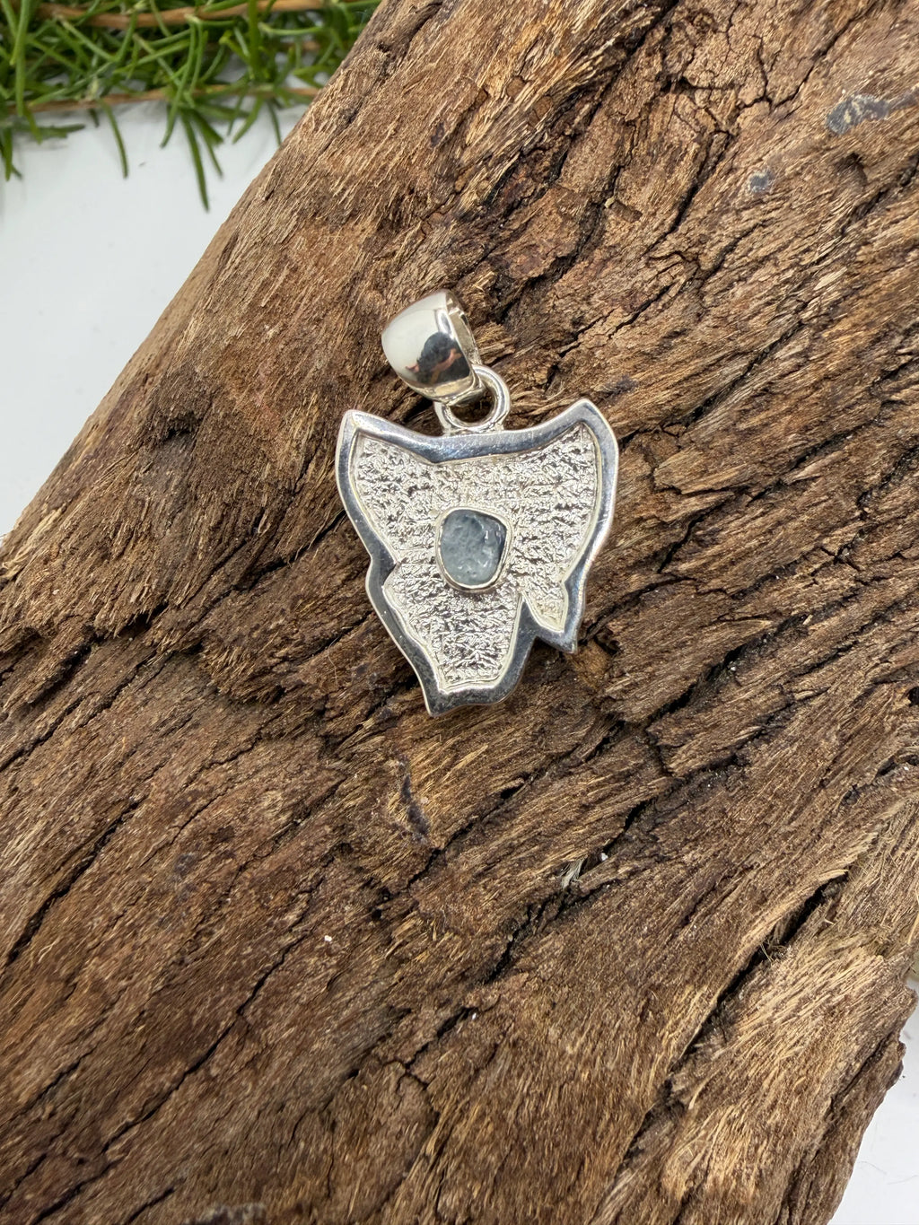 Blue Sapphire Bomb "Tasmania" Silver Pendant