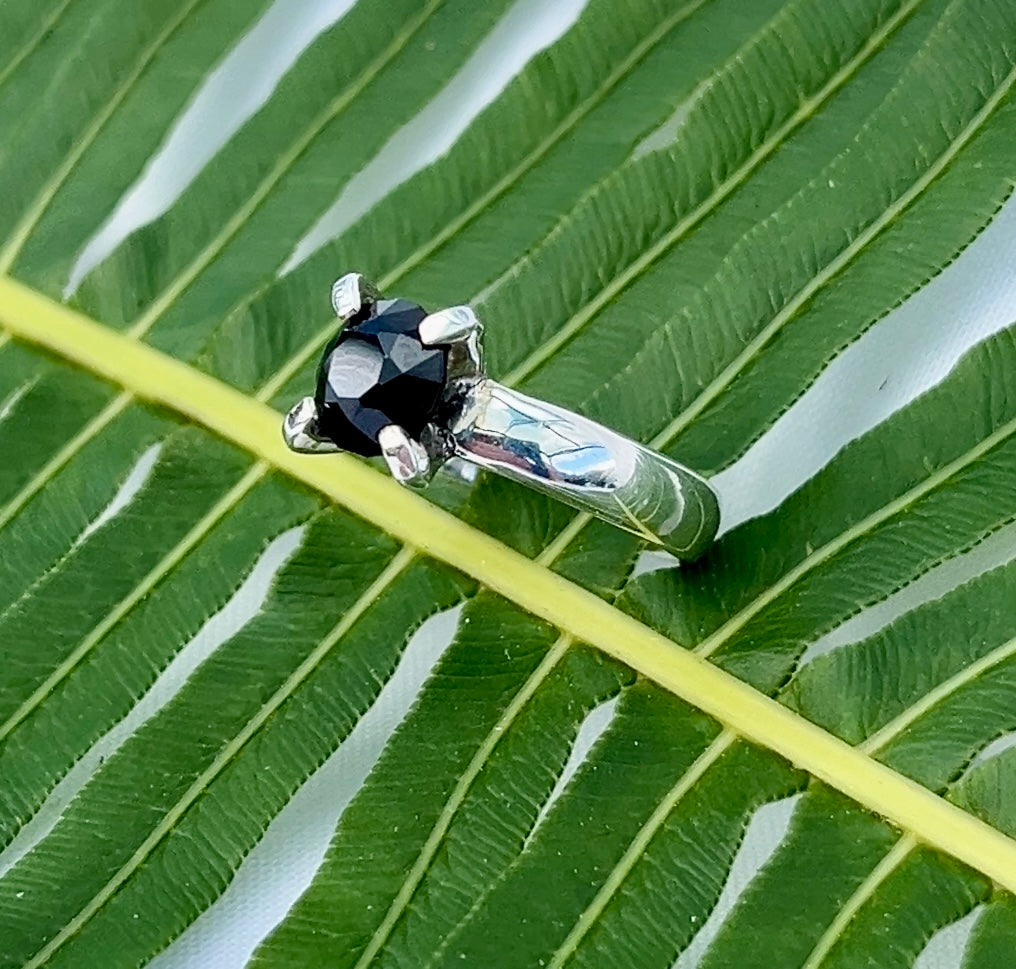 Lovely Gorgeous Faceted Spinel Ring
