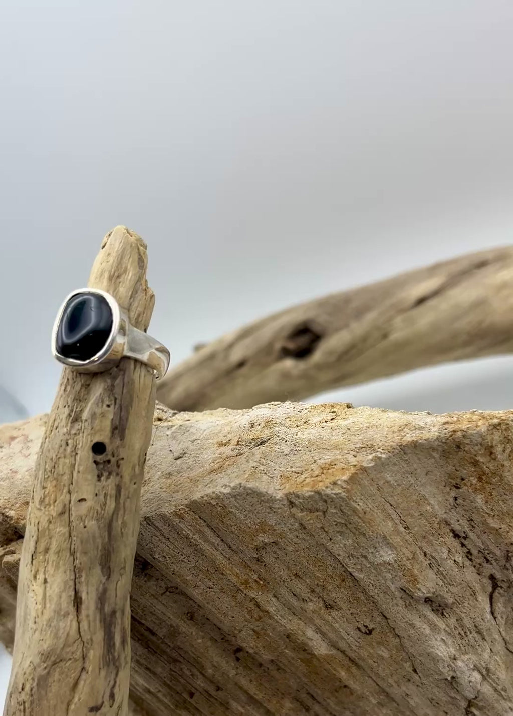 Tiger Tears Spinel Gemstone Ring